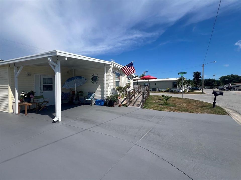 For Sale: $239,900 (2 beds, 2 baths, 1560 Square Feet)