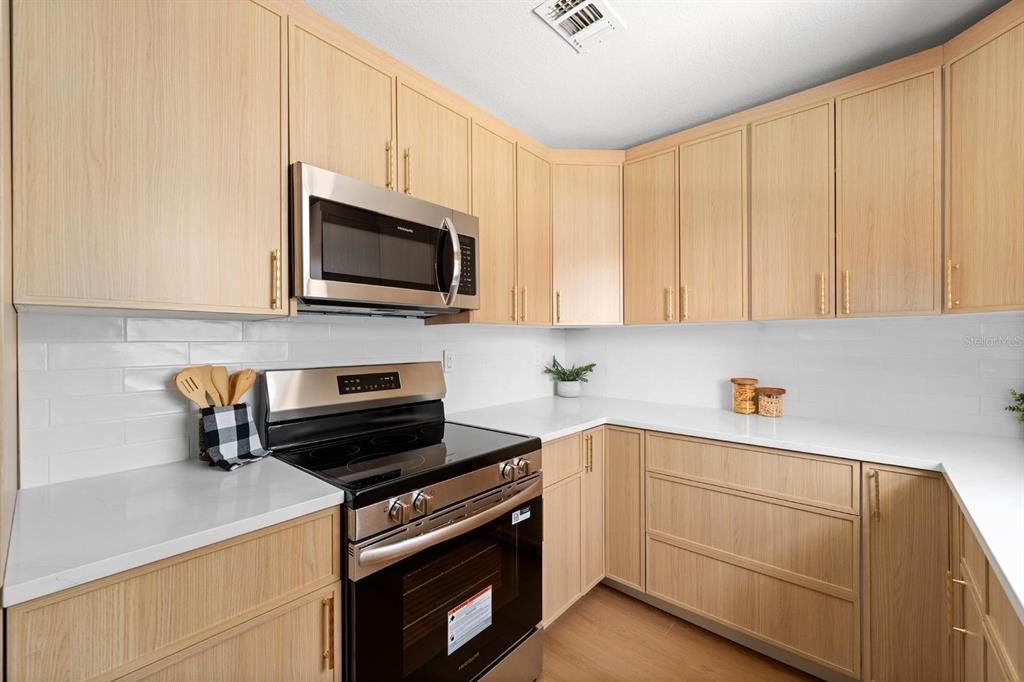 На продажу: $399,000 (3 спален, 2 ванн, 1150 Квадратных фут)