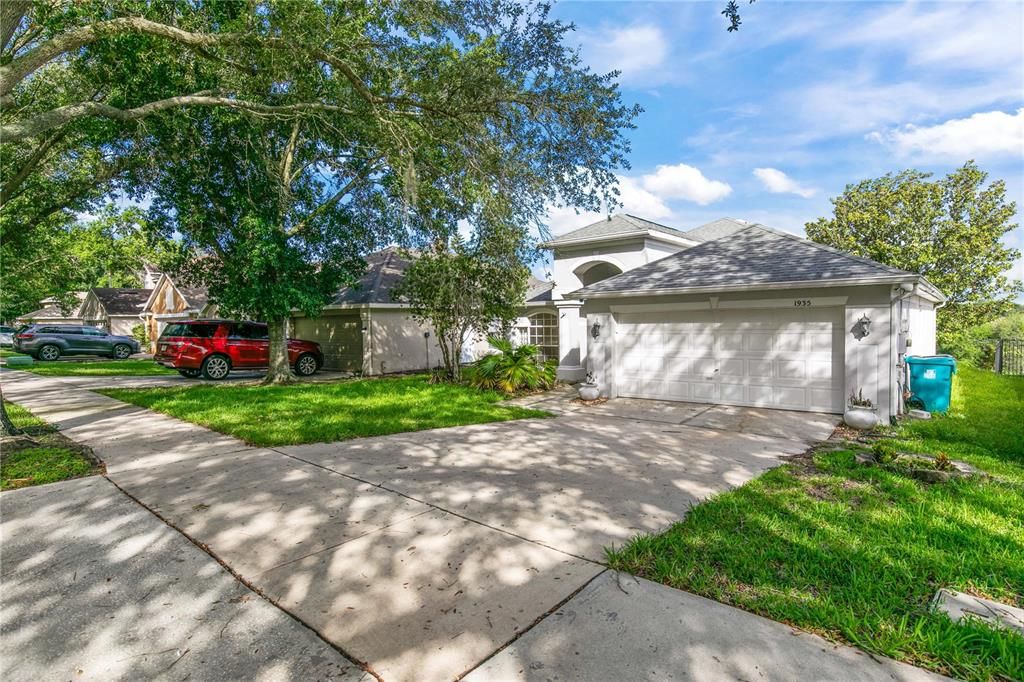 For Sale: $425,000 (3 beds, 2 baths, 1599 Square Feet)