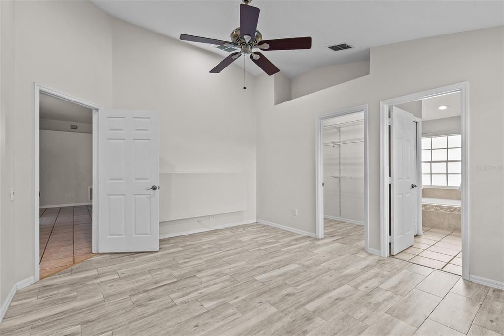 For Sale: $425,000 (3 beds, 2 baths, 1599 Square Feet)