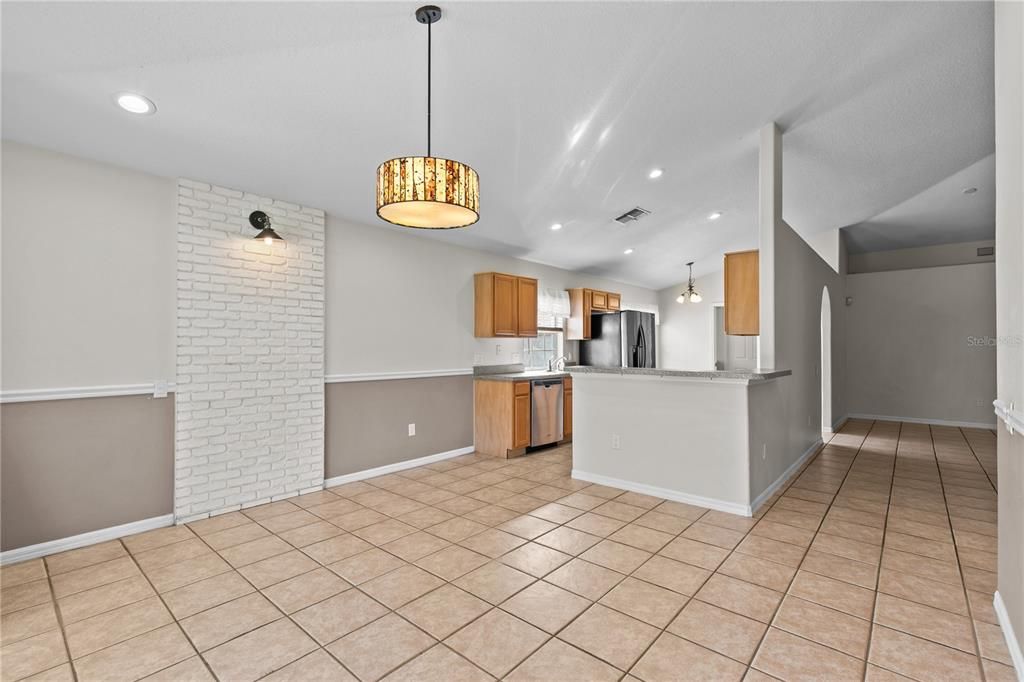 For Sale: $425,000 (3 beds, 2 baths, 1599 Square Feet)