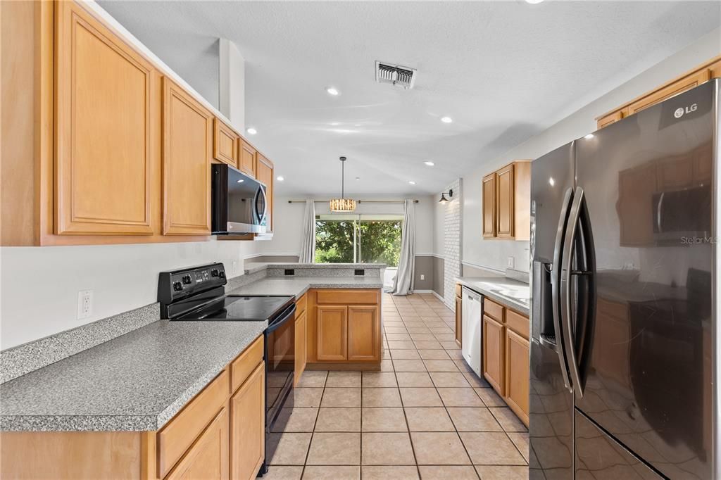 For Sale: $425,000 (3 beds, 2 baths, 1599 Square Feet)