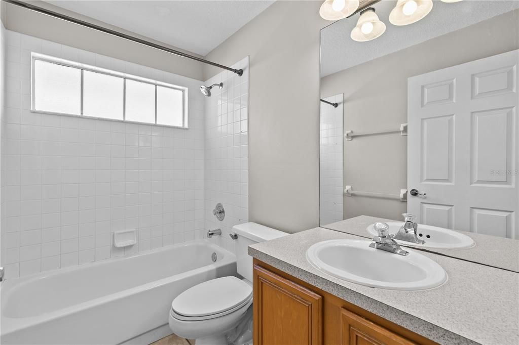 For Sale: $425,000 (3 beds, 2 baths, 1599 Square Feet)