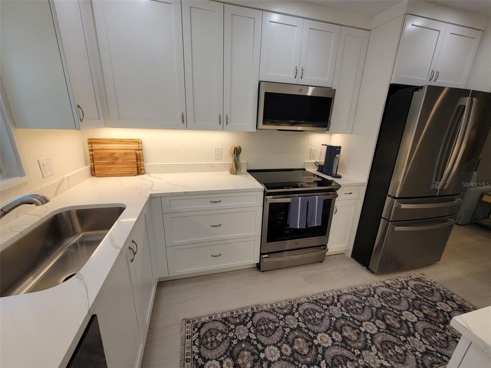 For Rent: $25,500 (3 beds, 2 baths, 1377 Square Feet)