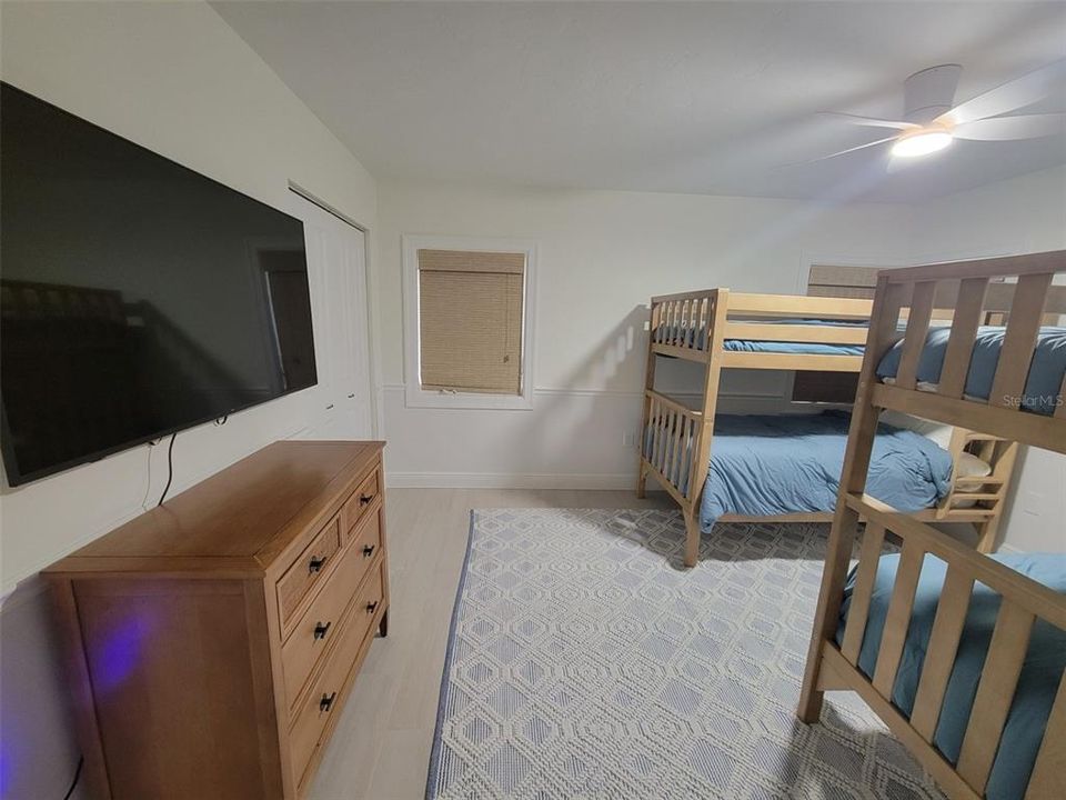 For Rent: $25,500 (3 beds, 2 baths, 1377 Square Feet)