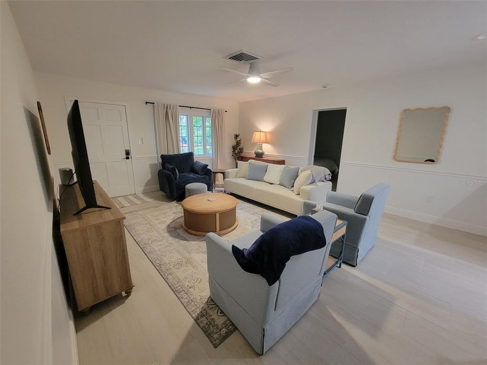 For Rent: $25,500 (3 beds, 2 baths, 1377 Square Feet)