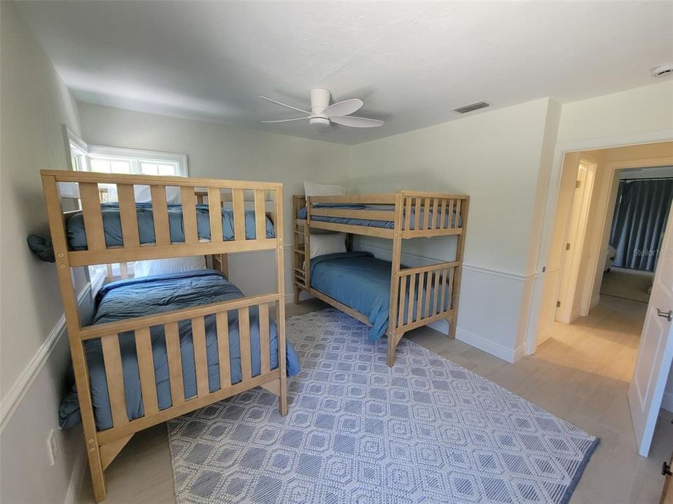 For Rent: $25,500 (3 beds, 2 baths, 1377 Square Feet)