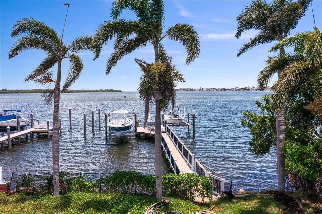 For Sale: $1,399,000 (0.20 acres)