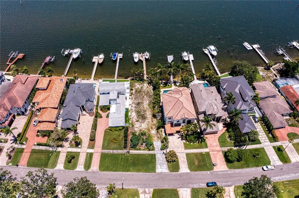 For Sale: $1,399,000 (0.20 acres)