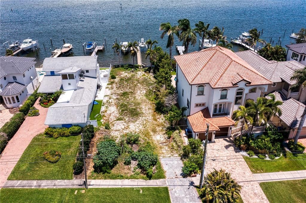 For Sale: $1,399,000 (0.20 acres)