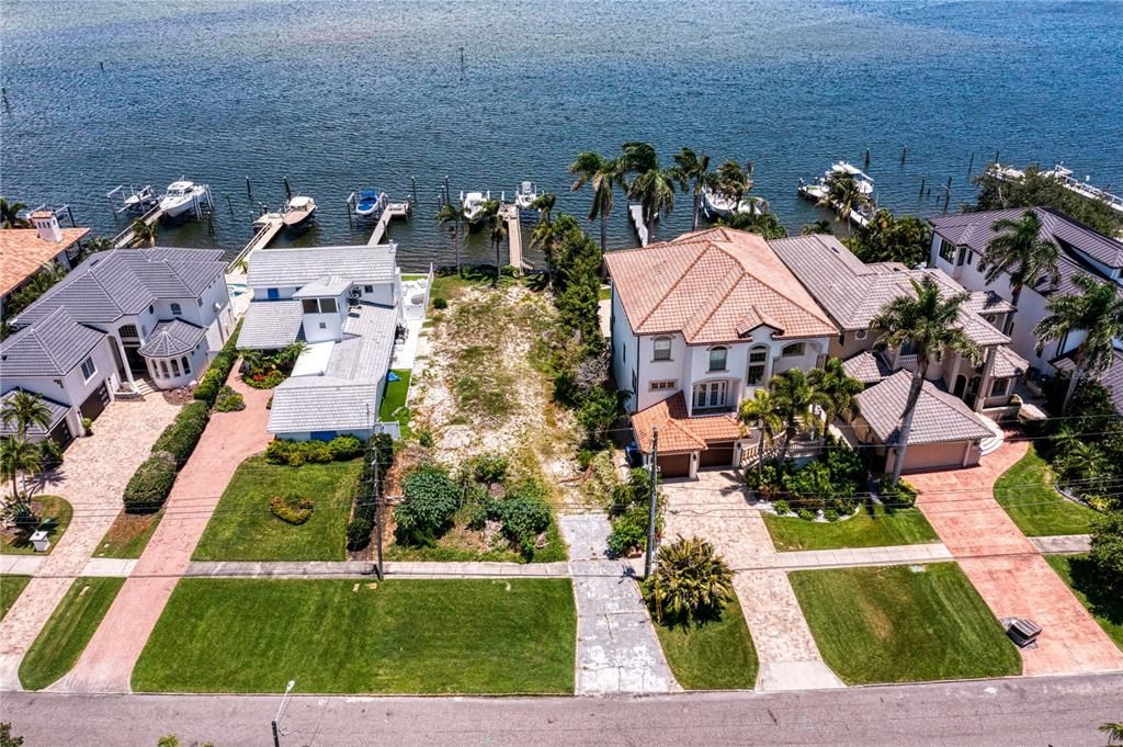 For Sale: $1,399,000 (0.20 acres)