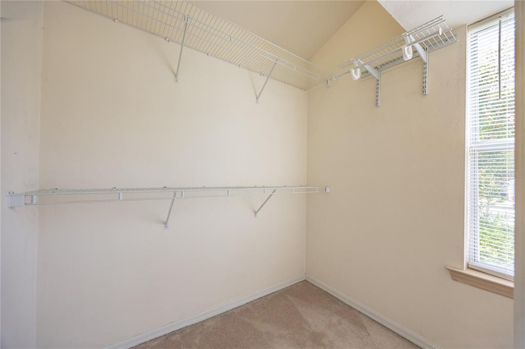 For Sale: $340,000 (3 beds, 2 baths, 1983 Square Feet)