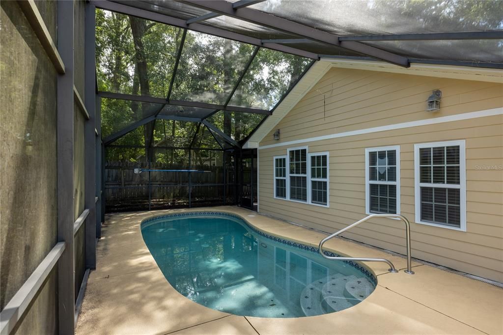 For Sale: $340,000 (3 beds, 2 baths, 1983 Square Feet)