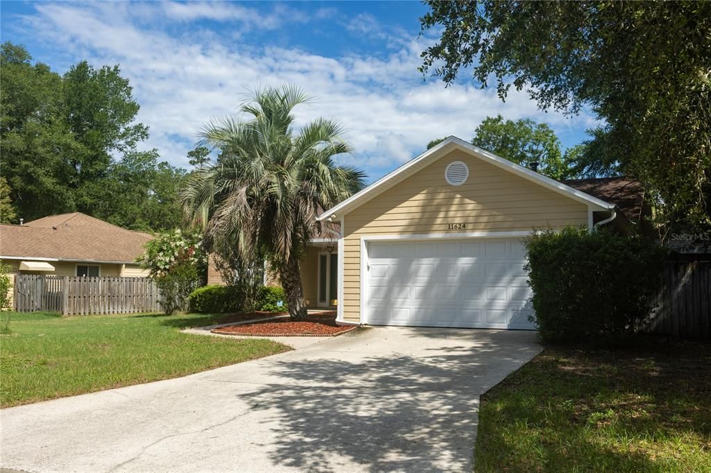 For Sale: $340,000 (3 beds, 2 baths, 1983 Square Feet)