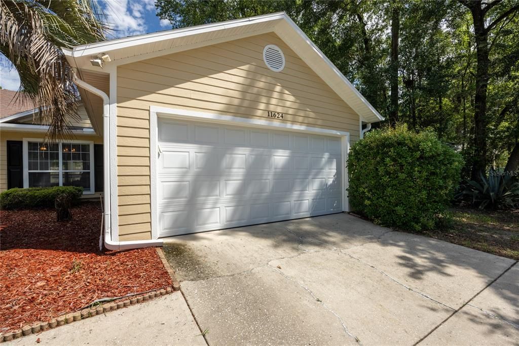 For Sale: $340,000 (3 beds, 2 baths, 1983 Square Feet)