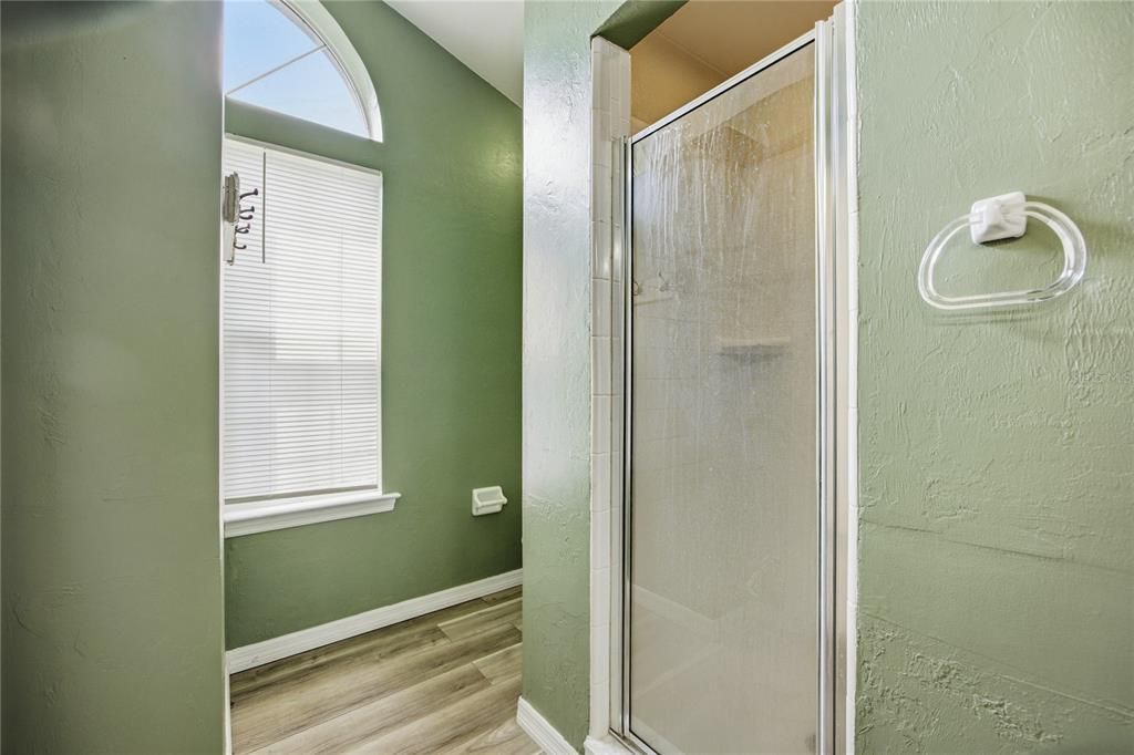 For Sale: $340,000 (3 beds, 2 baths, 1983 Square Feet)