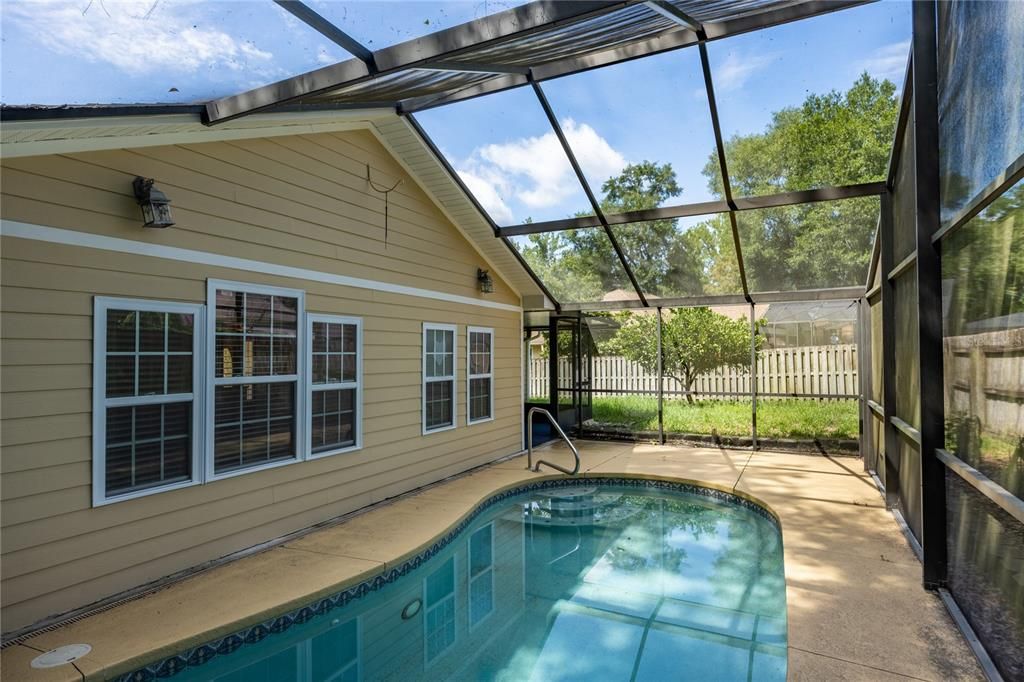 For Sale: $340,000 (3 beds, 2 baths, 1983 Square Feet)
