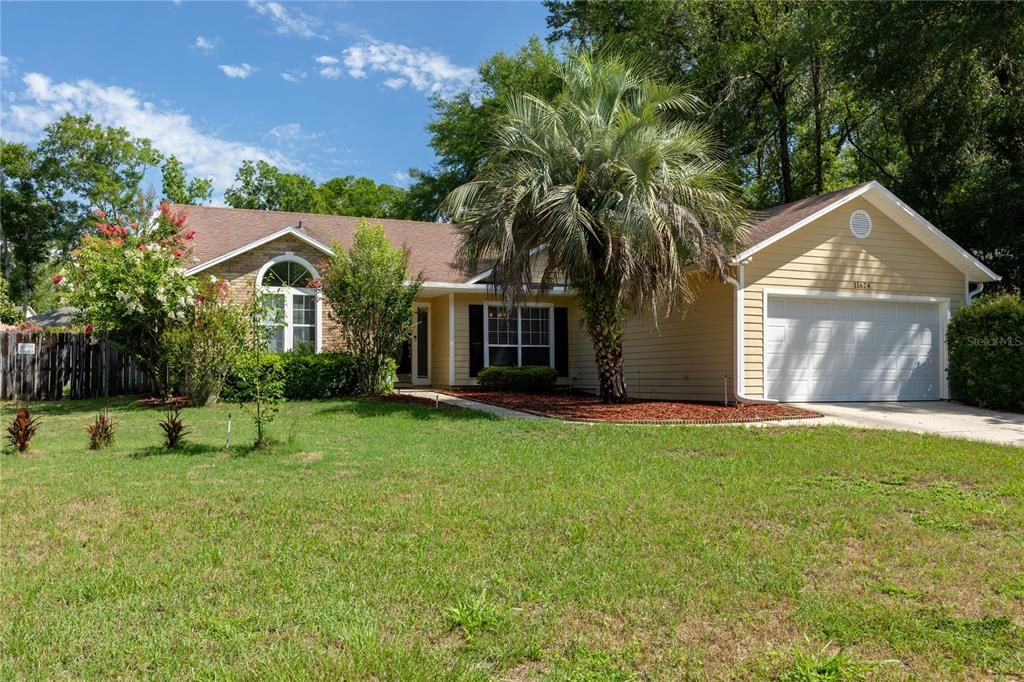For Sale: $340,000 (3 beds, 2 baths, 1983 Square Feet)