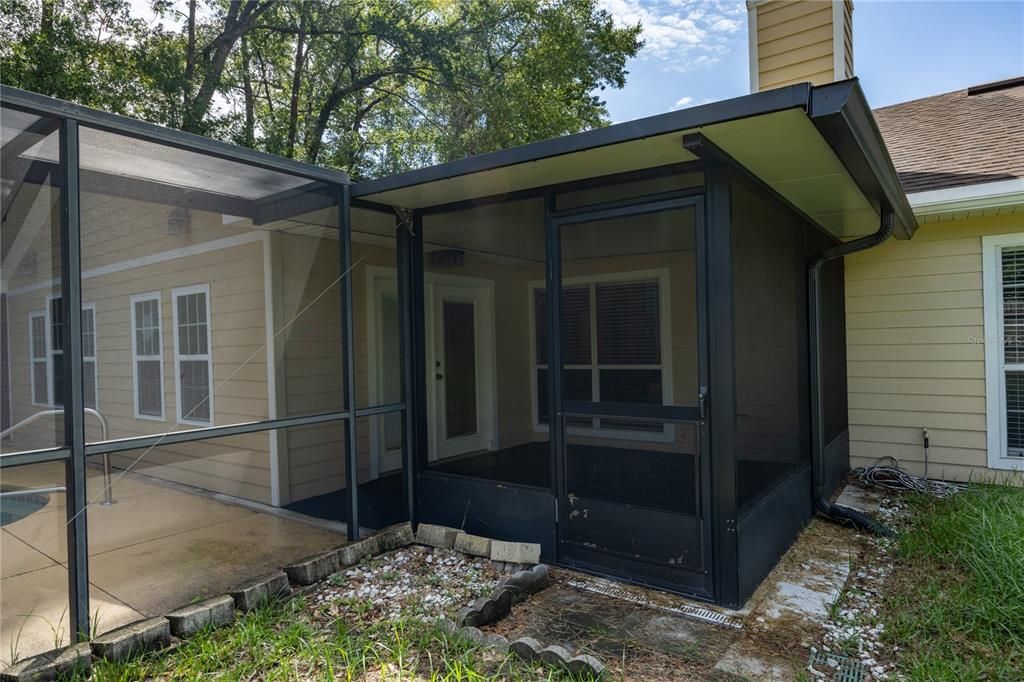 For Sale: $340,000 (3 beds, 2 baths, 1983 Square Feet)