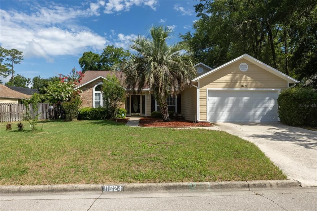 For Sale: $340,000 (3 beds, 2 baths, 1983 Square Feet)