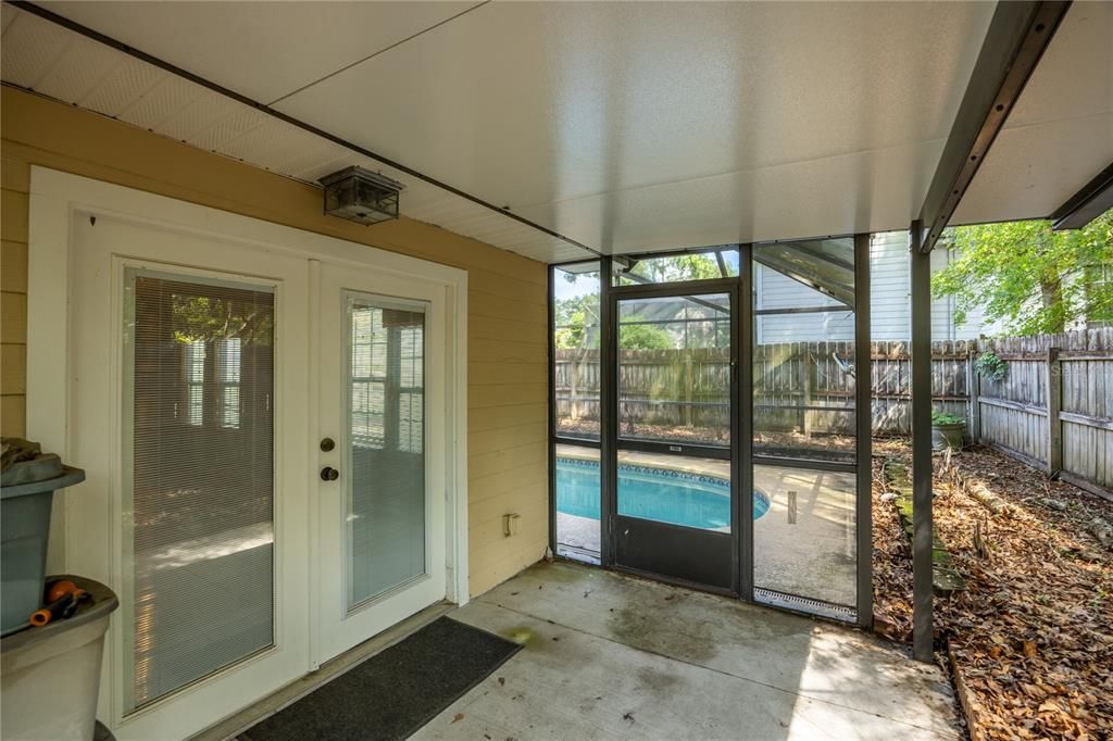 For Sale: $340,000 (3 beds, 2 baths, 1983 Square Feet)