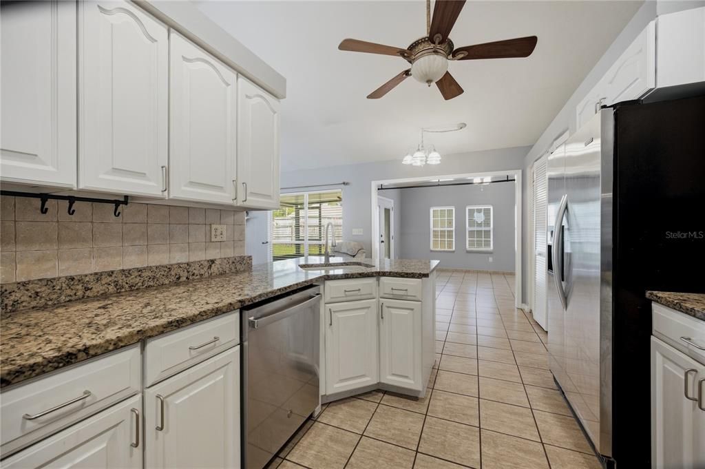 For Sale: $340,000 (3 beds, 2 baths, 1983 Square Feet)