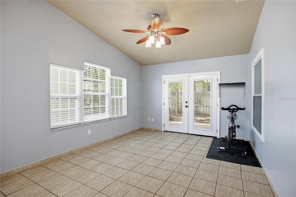 For Sale: $340,000 (3 beds, 2 baths, 1983 Square Feet)