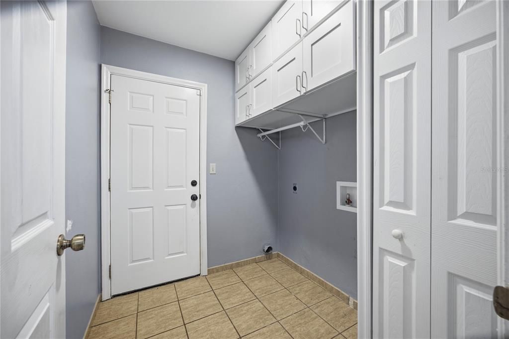For Sale: $340,000 (3 beds, 2 baths, 1983 Square Feet)