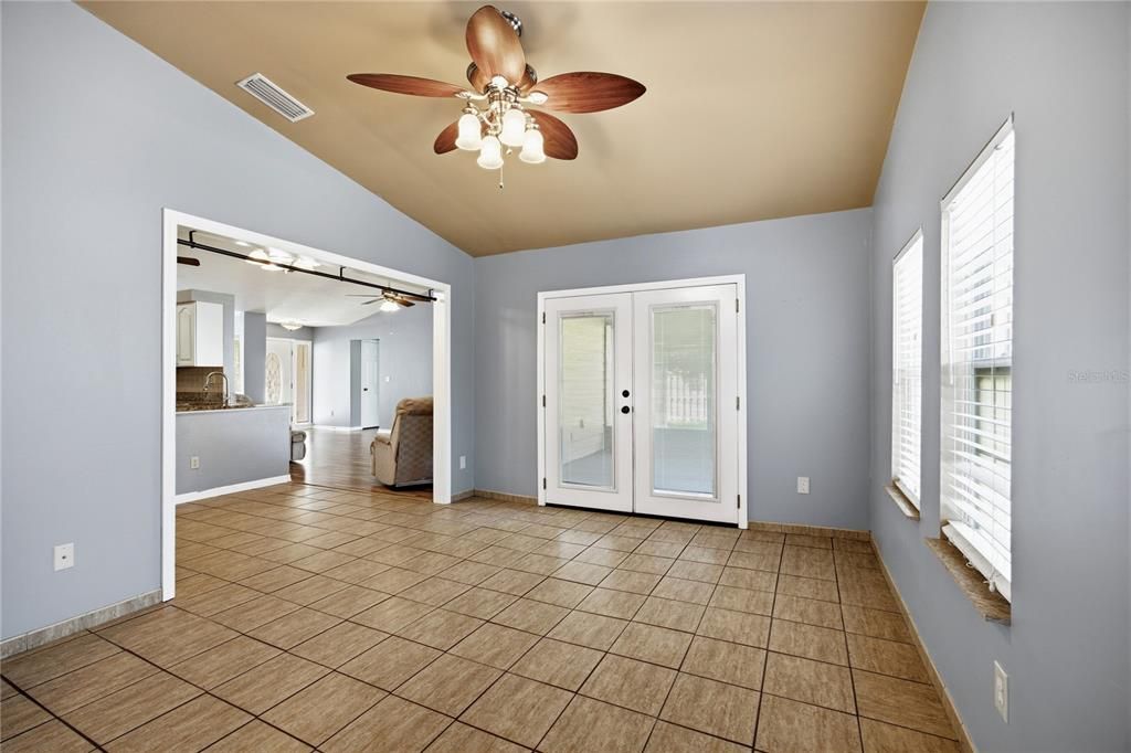 For Sale: $340,000 (3 beds, 2 baths, 1983 Square Feet)