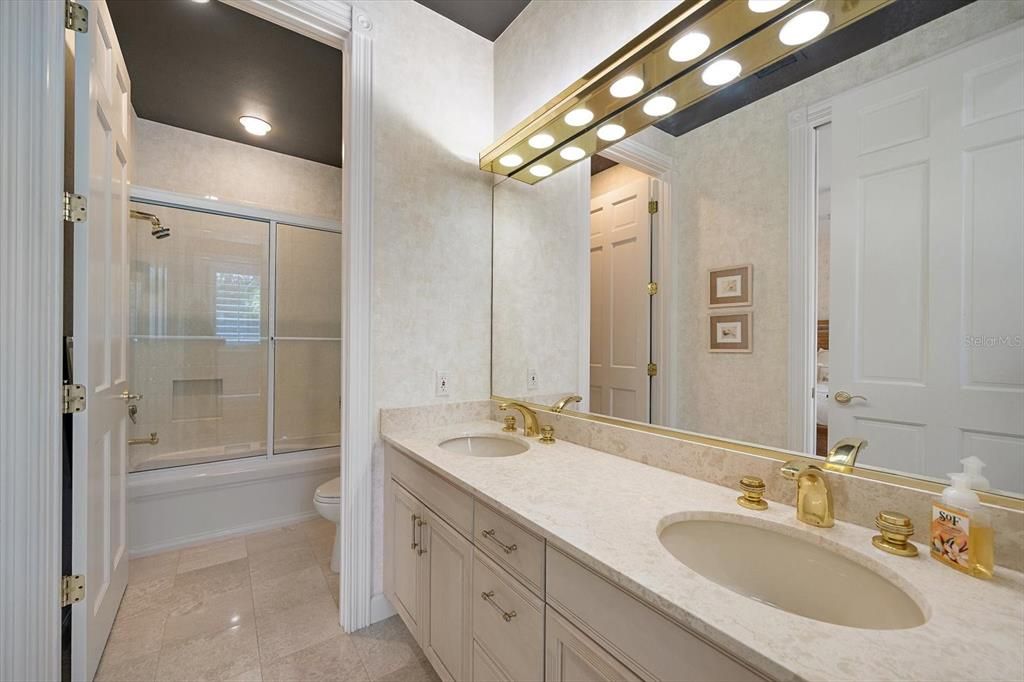 For Sale: $3,100,000 (4 beds, 5 baths, 4395 Square Feet)