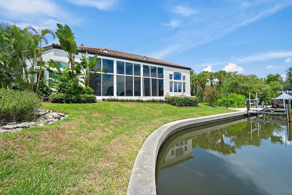 For Sale: $3,100,000 (4 beds, 5 baths, 4395 Square Feet)