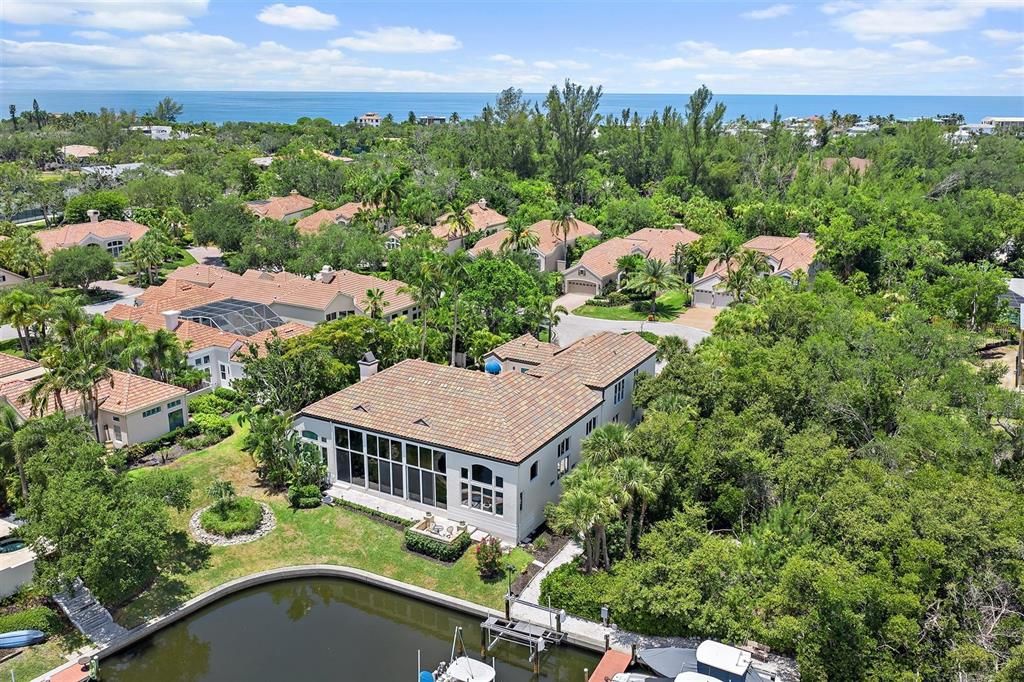 For Sale: $3,100,000 (4 beds, 5 baths, 4395 Square Feet)
