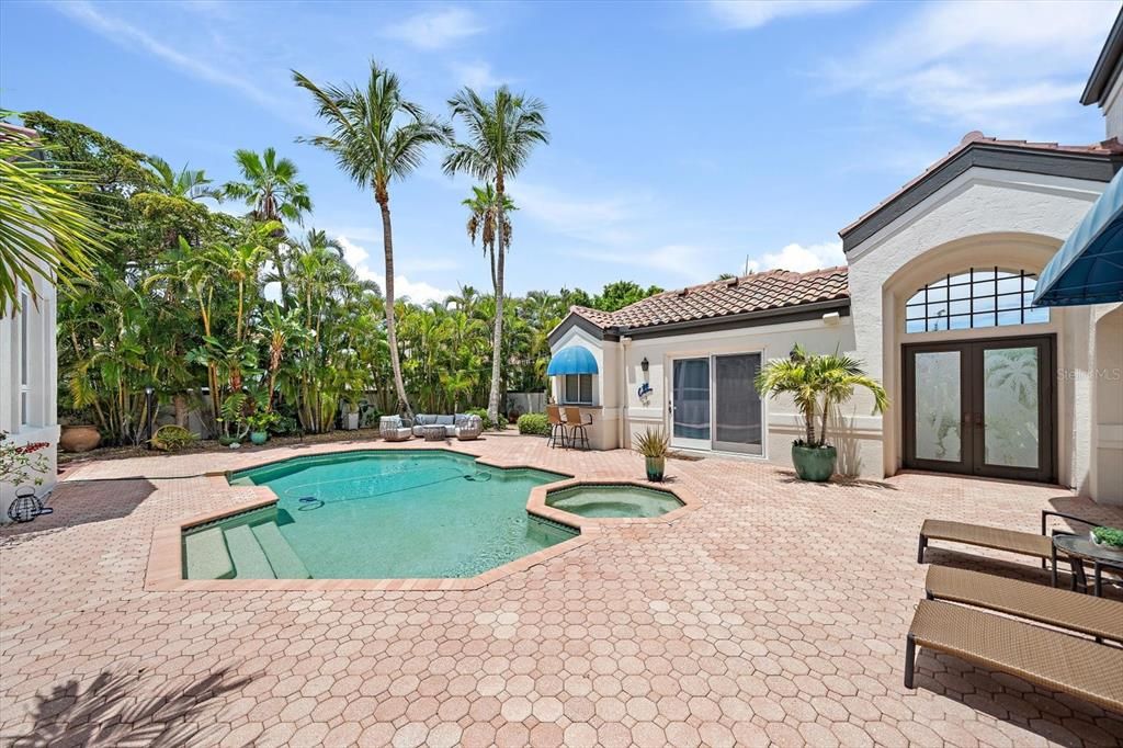 For Sale: $3,100,000 (4 beds, 5 baths, 4395 Square Feet)