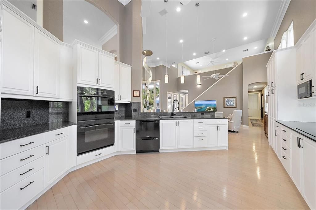 For Sale: $3,100,000 (4 beds, 5 baths, 4395 Square Feet)