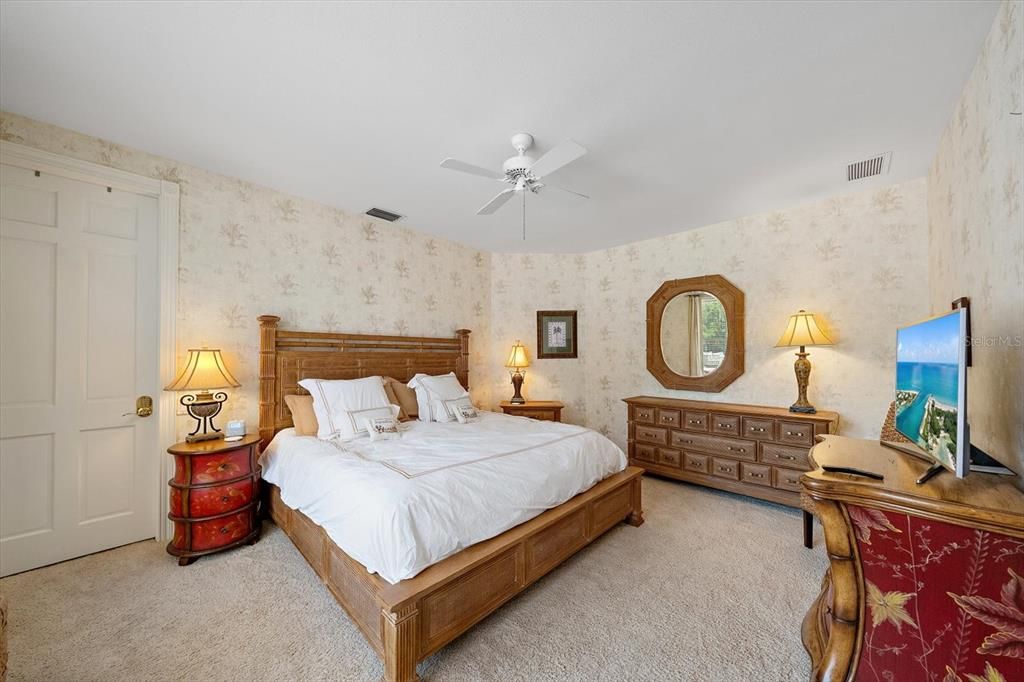 For Sale: $3,100,000 (4 beds, 5 baths, 4395 Square Feet)