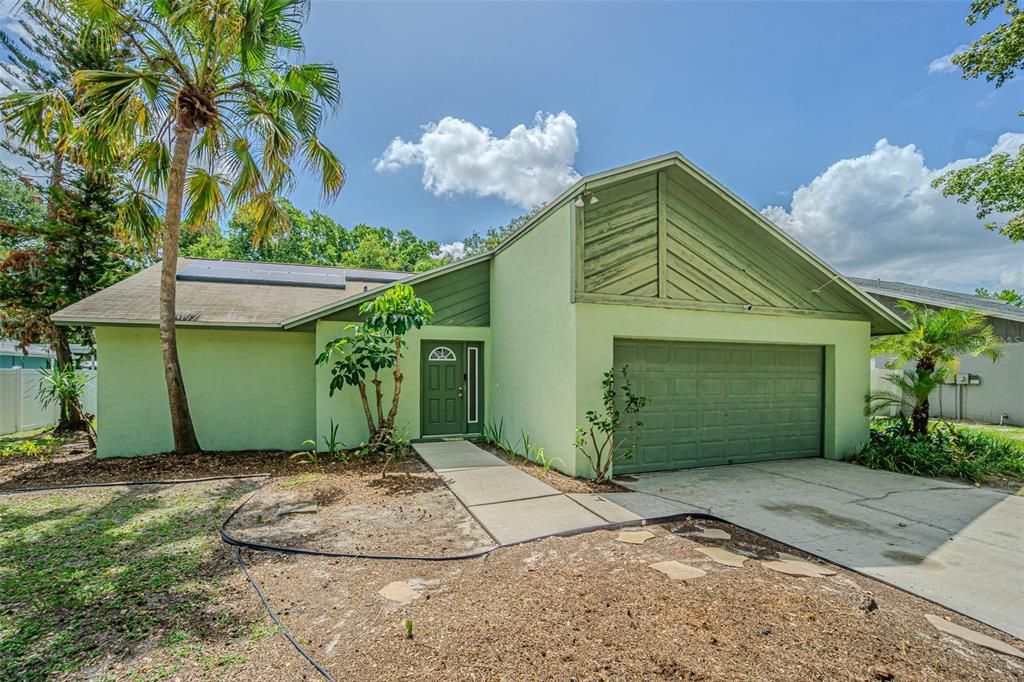 For Sale: $375,000 (4 beds, 2 baths, 1820 Square Feet)