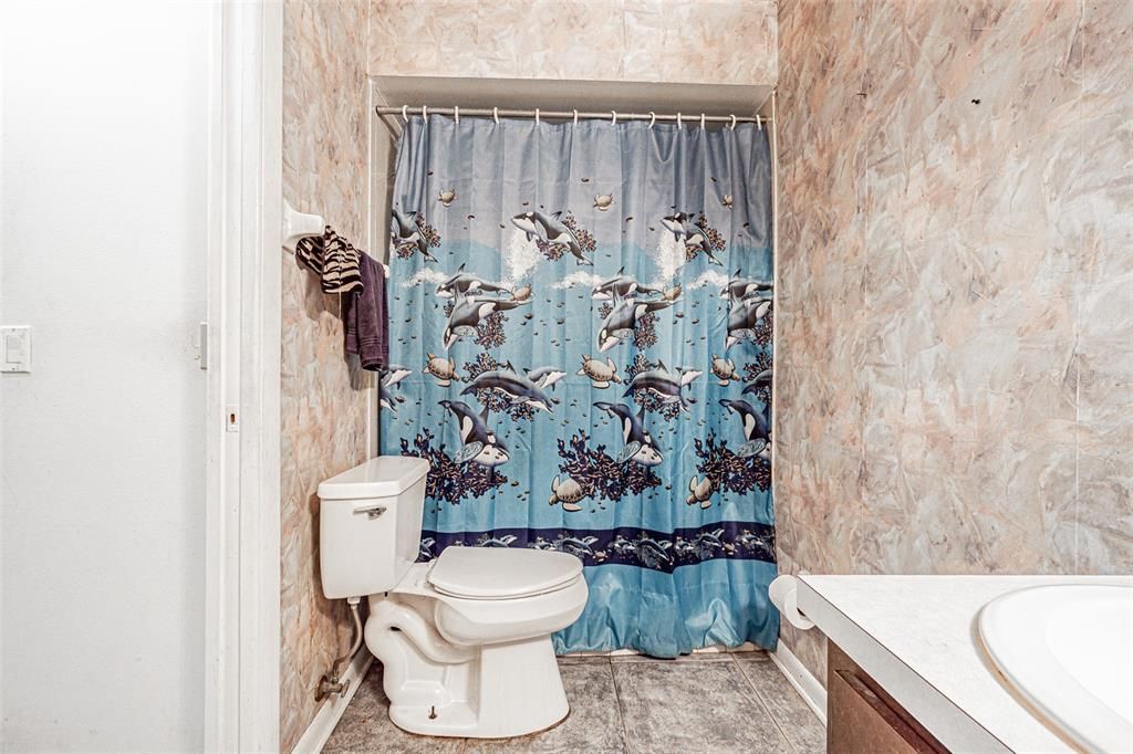 For Sale: $375,000 (4 beds, 2 baths, 1820 Square Feet)