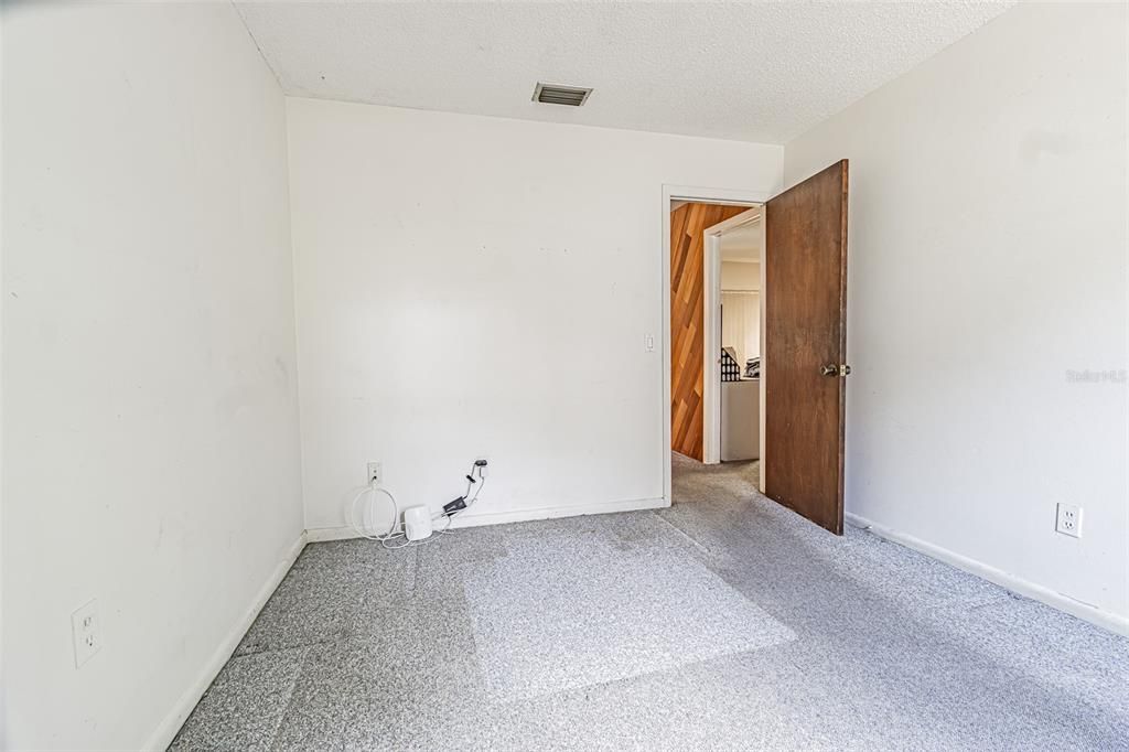 For Sale: $375,000 (4 beds, 2 baths, 1820 Square Feet)