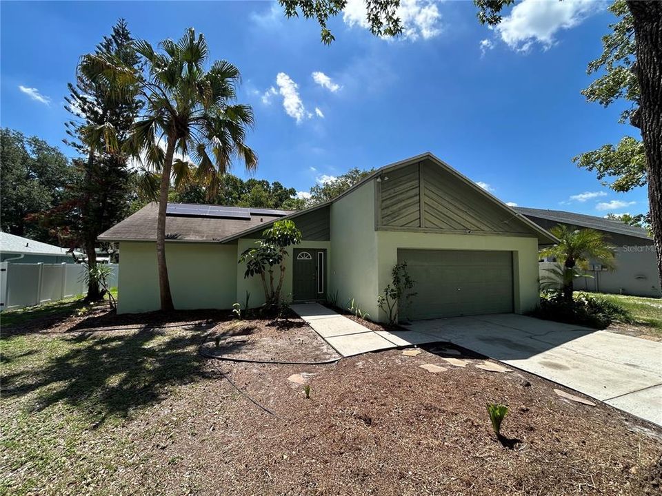 For Sale: $375,000 (4 beds, 2 baths, 1820 Square Feet)