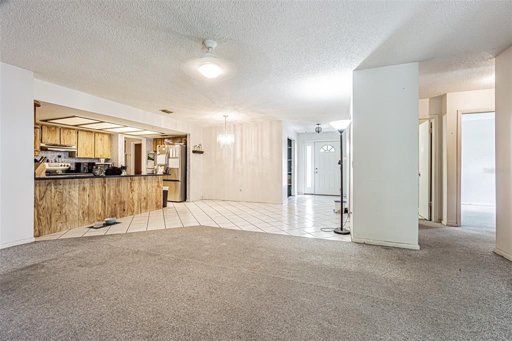 For Sale: $375,000 (4 beds, 2 baths, 1820 Square Feet)