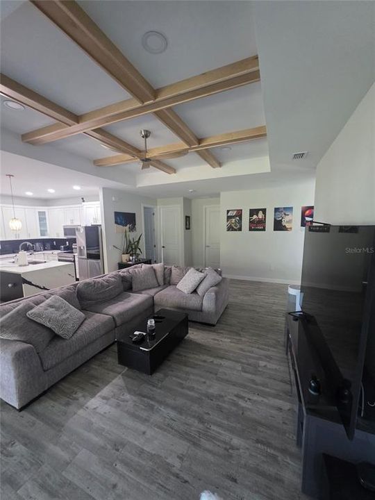 For Sale: $428,000 (3 beds, 2 baths, 1736 Square Feet)