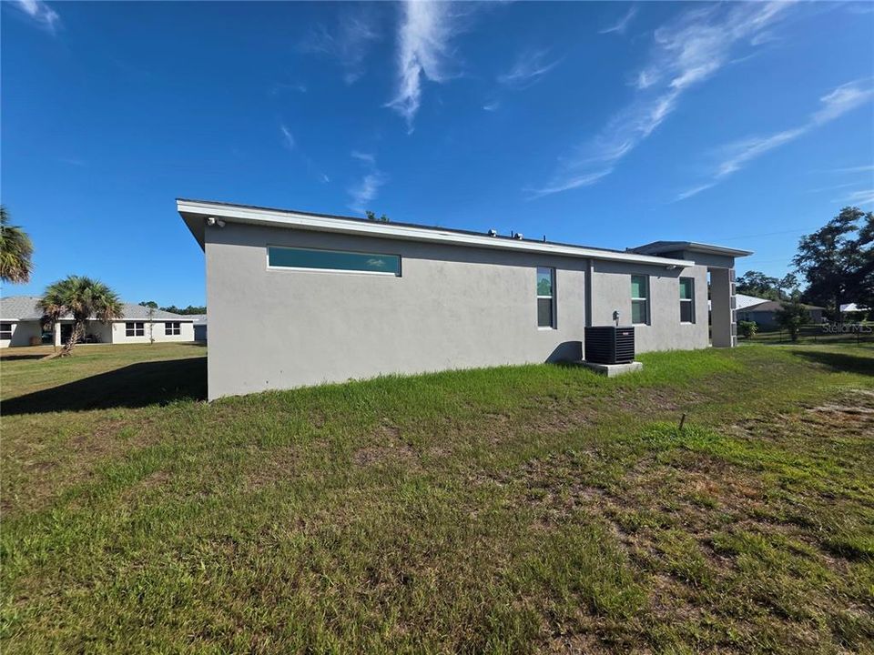 For Sale: $428,000 (3 beds, 2 baths, 1736 Square Feet)