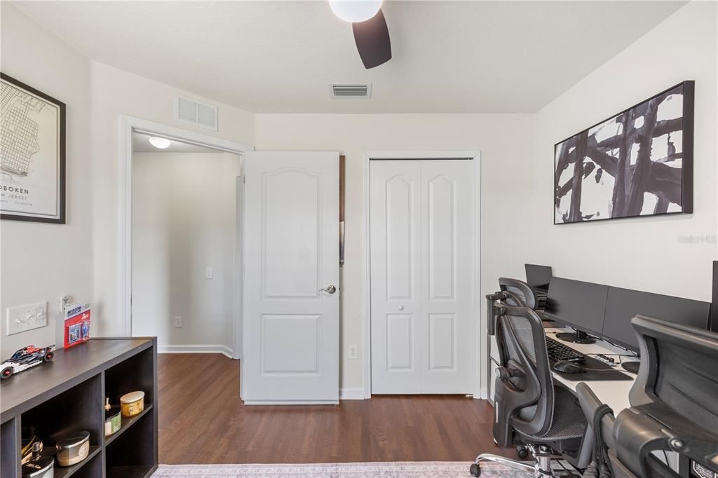 For Sale: $350,000 (4 beds, 2 baths, 1956 Square Feet)