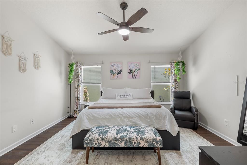 For Sale: $350,000 (4 beds, 2 baths, 1956 Square Feet)