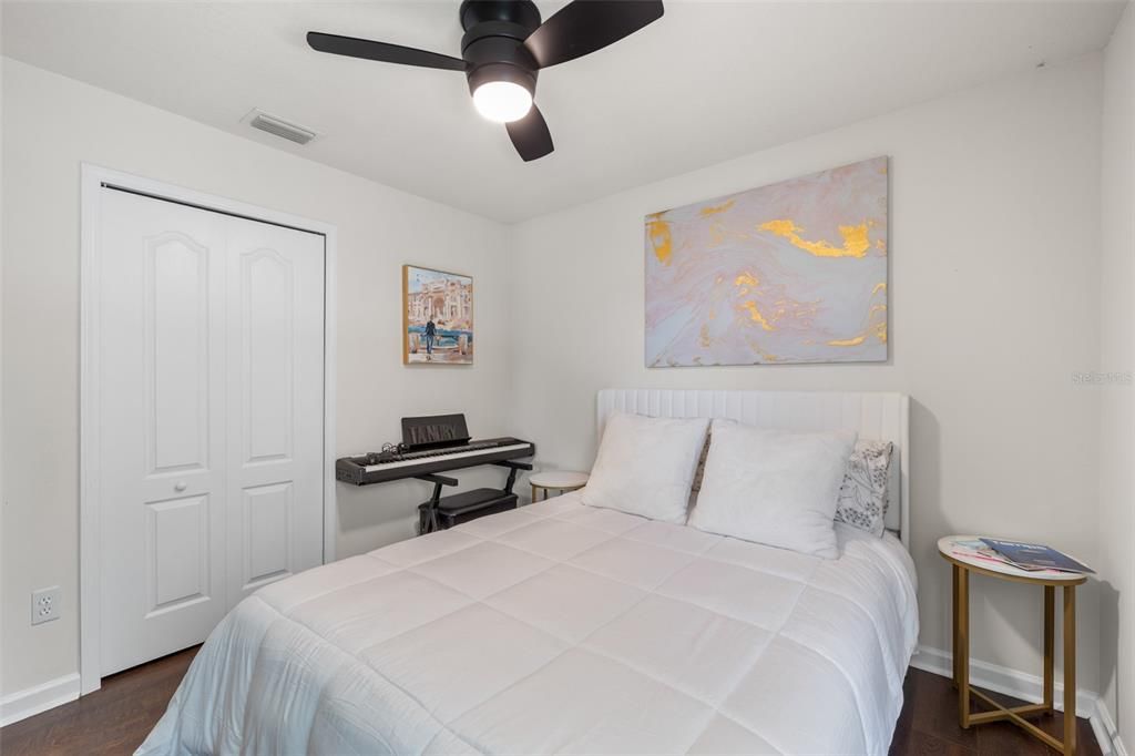 For Sale: $350,000 (4 beds, 2 baths, 1956 Square Feet)