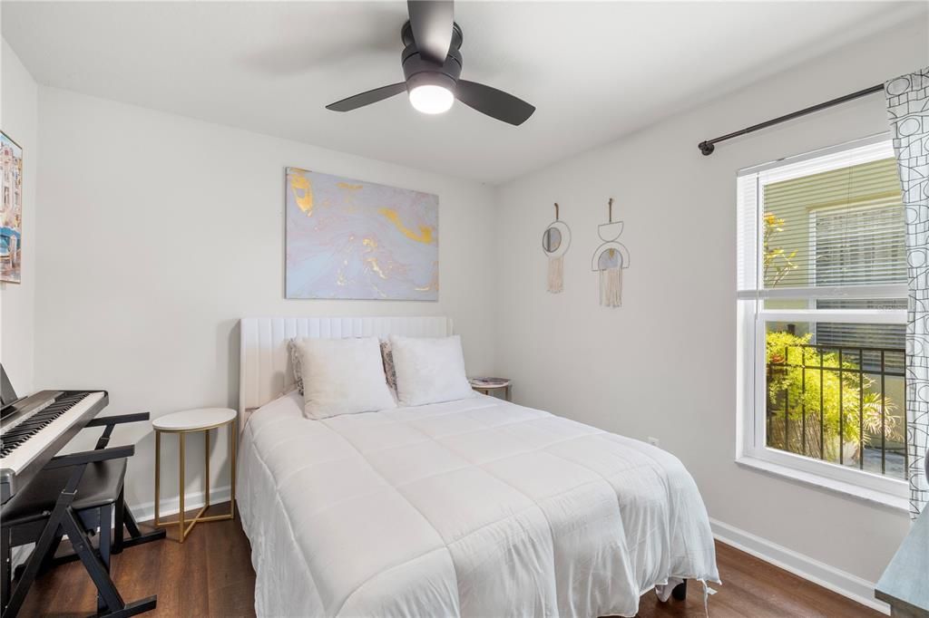 For Sale: $350,000 (4 beds, 2 baths, 1956 Square Feet)
