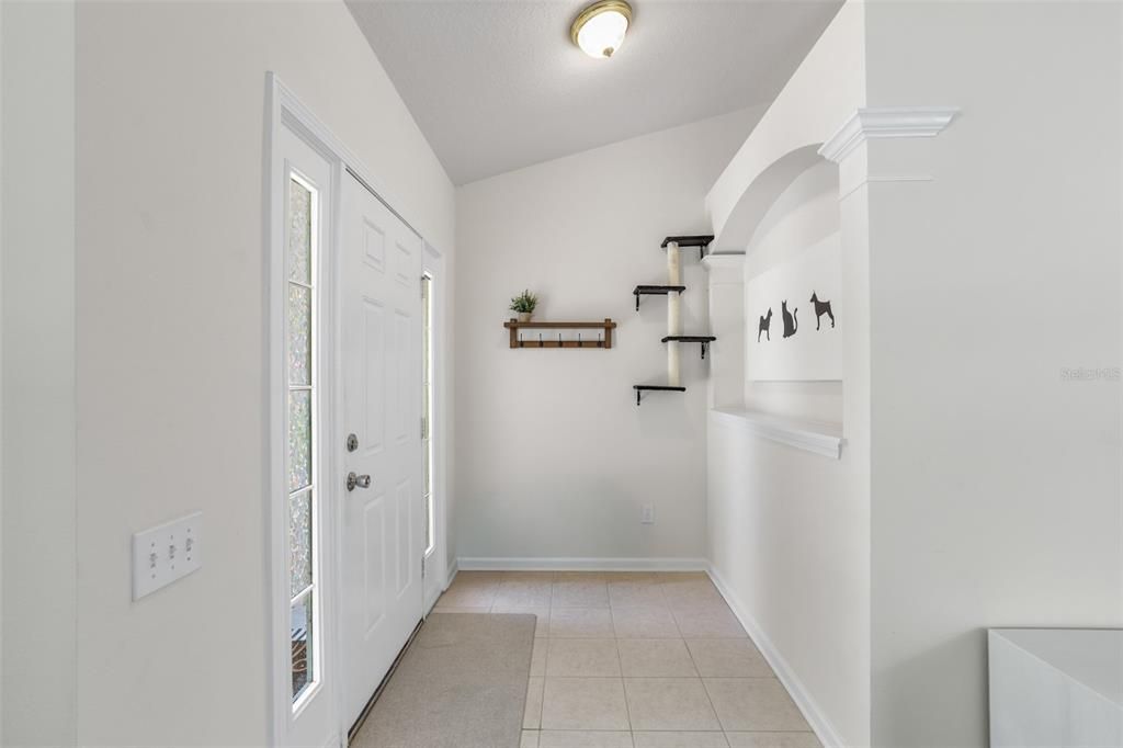 For Sale: $350,000 (4 beds, 2 baths, 1956 Square Feet)
