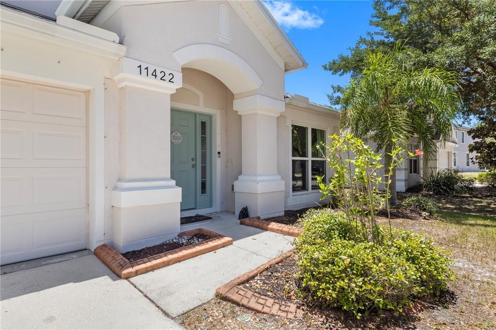 For Sale: $350,000 (4 beds, 2 baths, 1956 Square Feet)