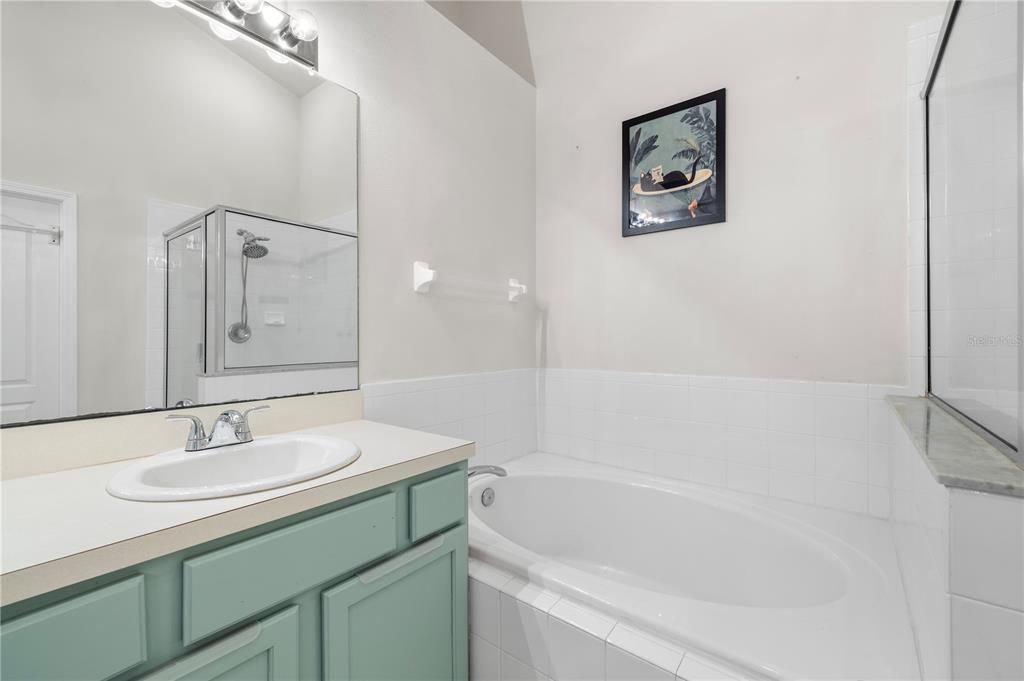 For Sale: $350,000 (4 beds, 2 baths, 1956 Square Feet)