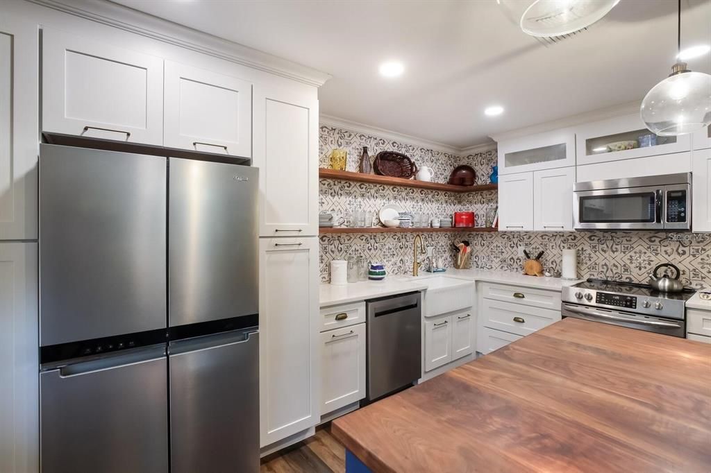 For Rent: $3,000 (2 beds, 2 baths, 1280 Square Feet)